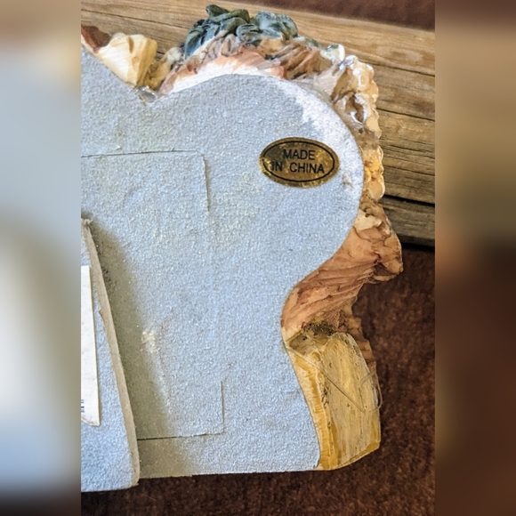 The Unique Collection Resin Victorian Miniature Picture Frame - Picture 12 of 12